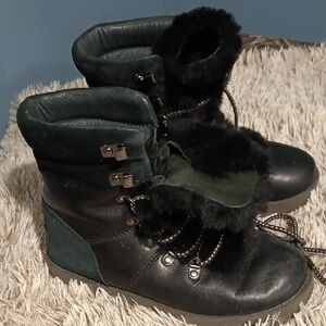 Uggs Black and Green Winter Boots with Fur Lining